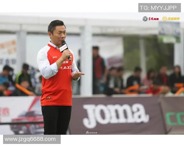 守护球门的荣耀时刻足球门将英姿壁纸展现运动激情 守护球门的荣耀时刻足球门将英姿壁纸展现运动激情