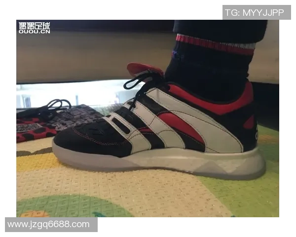 球星上脚猎鹰足球鞋引领速度与精准的完美结合 球星上脚猎鹰足球鞋引领速度与精准的完美结合